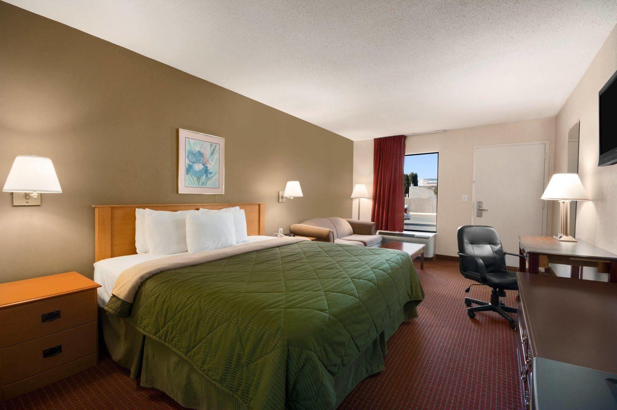 Days Inn By Wyndham Cookeville Kültér fotó
